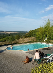 Frankreich am Pool